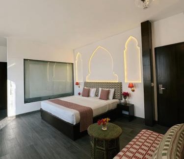 Agra Hotel | Hotel Atulyaa Taj