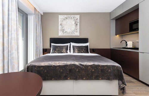 Hradec Kralove Hotel | Hotel Awam