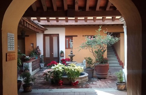 Calzada Madero Hotel | Hotel Azucenas