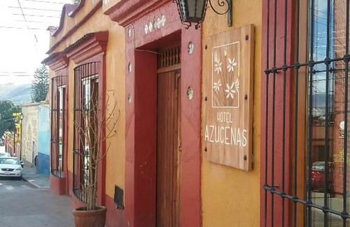 Calzada Madero Hotel | Hotel Azucenas
