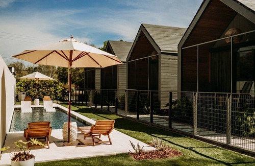 Biloxi Cabin | Hotel Beatnik