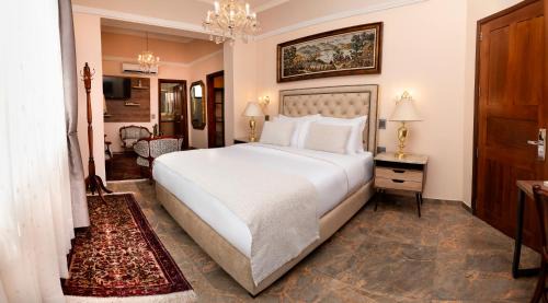 Cali Hotel | Hotel Boutique Patio Andaluz Cali Granada
