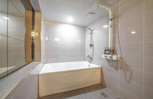 Tohwail-tong Hotel | Hotel Carlton Incheon Airport Juan