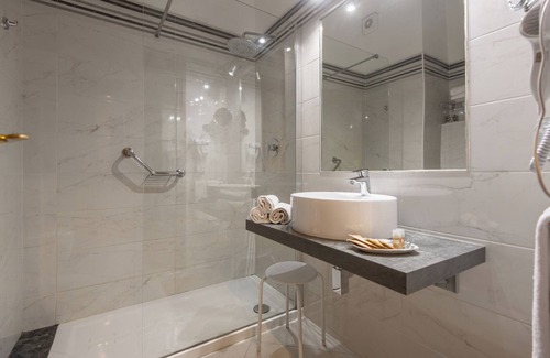 Castel San Pietro Terme Hotel | Hotel Castello