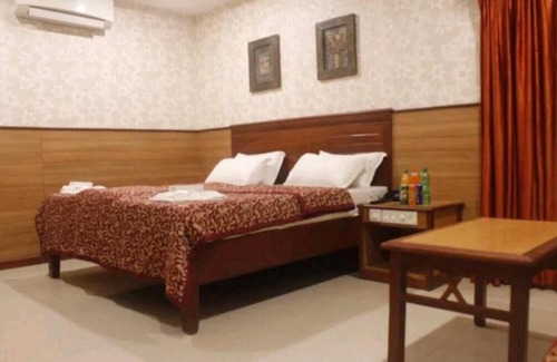 Tiruchendur Cabin | Hotel Chitra Park