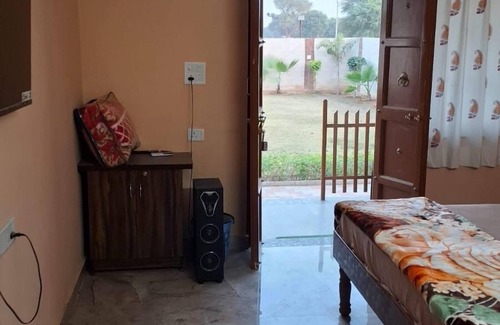 Jaipur District House | Hotel Cloud 9