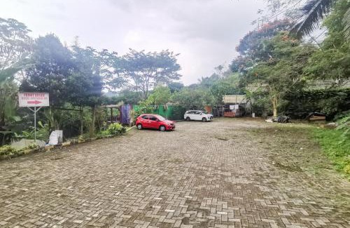 Megamendung Hotel | Hotel Container Inn Puncak Mitra RedDoorz