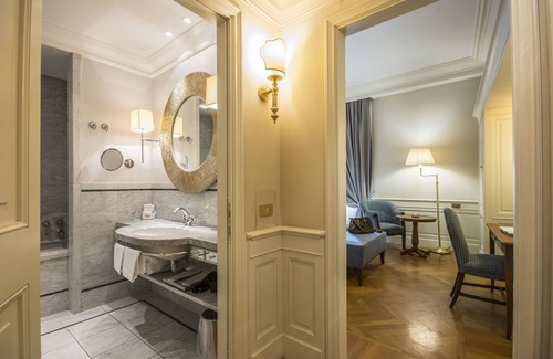 Historic Center Hotel | Hotel Corona d'Oro