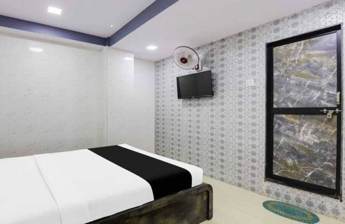 Udhna Hotel | Hotel Delight In By GRB