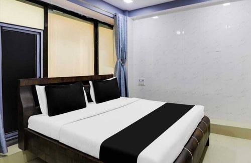 Udhna Hotel | Hotel Delight In By GRB