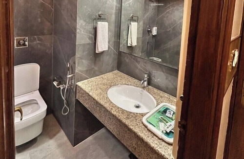 Katra Hotel | Hotel Devi Grand