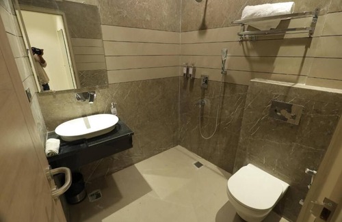 Karnal Hotel | HOTEL DREAMZ