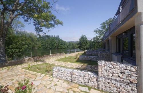 Foix Hotel | Hotel du Lac Foix