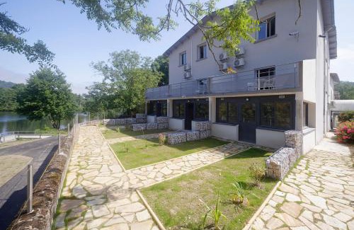 Foix Hotel | Hotel du Lac Foix