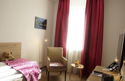 Bahnhofsvorstadt Hotel | Hotel Edel Weiss