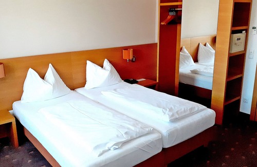 Funfhaus Hotel | Hotel Fabrik