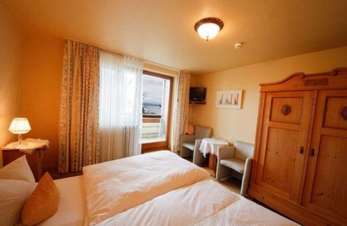 Immenstaad am Bodensee Hotel | Hotel Garni Gästehaus Merk
