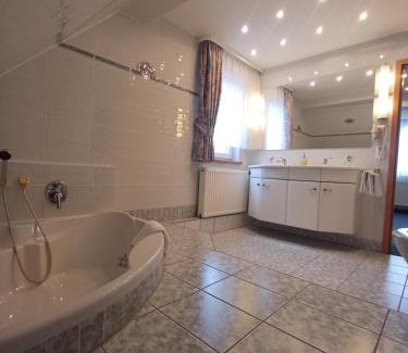 Hildburghausen Hotel | Hotel Garni Eschenbach