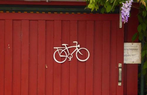 Barby House | Hotel garni & Oma's Heuhotel 'Pension zur Galerie'