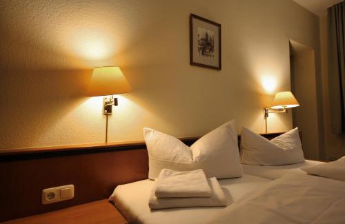 Dingolfing Hotel | Hotel-Gasthof Postbräu Dingolfing