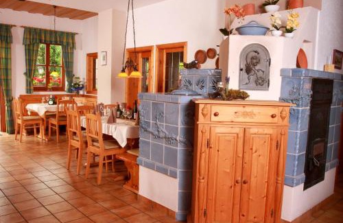 Roedelsee Hotel | Hotel & Gasthof zum Rödelseer Schwan