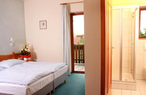 Roedelsee Hotel | Hotel & Gasthof zum Rödelseer Schwan