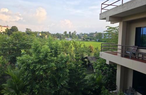 Sauraha Hotel | Hotel Happy Land