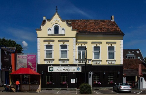 Rhein-Erft-Kreis District House | Hotel Haus Wagner