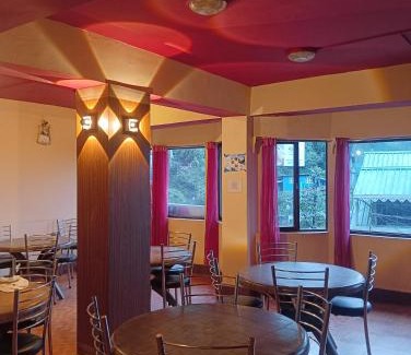 Darjeeling Hotel | Hotel Hill Grand Himalaya