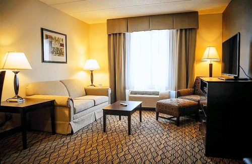 Milford Hotel | Hotel ∙ Holiday Inn Express & Suites MILFORD