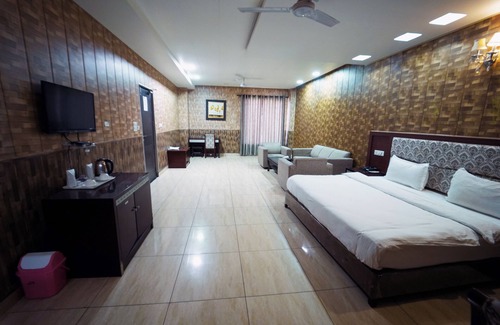 Sri Hargobindpur Hotel | HOTEL INDER PARADISE