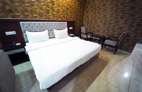 Sri Hargobindpur Hotel | HOTEL INDER PARADISE