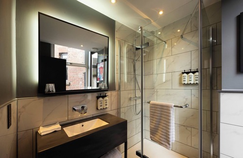 Leeds City Center Hotel | Hotel Indigo Leeds by IHG