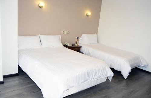 Cuenca Hotel | Hotel Italia - Tranvia Directo Centro & Aeropuerto - Negocios, Familias & Turistas