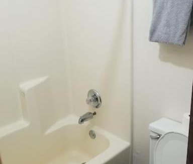 Stillwater Apartment | Hotel King Bed Hotel Room 121 Wi-Fi Booking