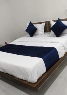 Kamrej Hotel | Hotel Krishna Palace