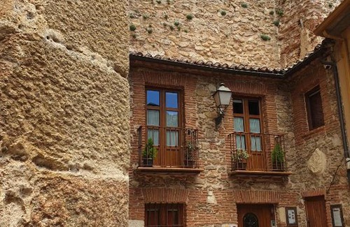 Buitrago del Lozoya Hotel | Hotel La Beltraneja
