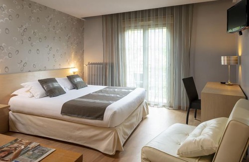 Quillan Hotel | Hotel La Chaumiere Quillan