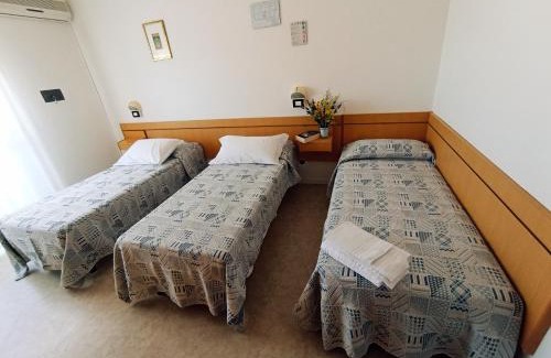 Pinarella Hotel | HOTEL LA PLAYA