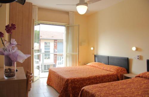 Pinarella Hotel | Hotel Lanzoni