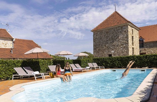 Crecy-la-Chapelle Apartment | Hotel Les Suites - De Crécy