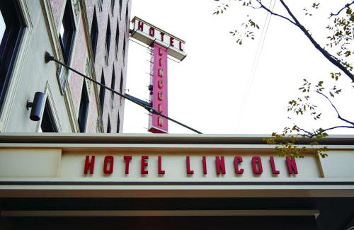 Old Town Triangle Hotel | Hotel Lincoln