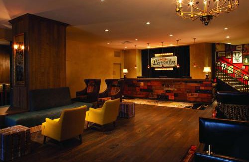 Old Town Triangle Hotel | Hotel Lincoln