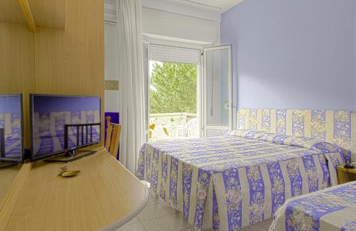 Pinarella Hotel | Hotel Loretta & Dependance