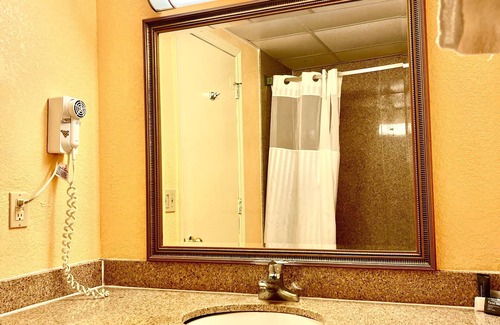 Star City Hotel | Hotel M Morgantown - WVU Area