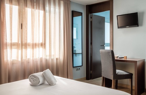 Collblanc y La Torrassa Hotel | Hotel Madanis Liceo