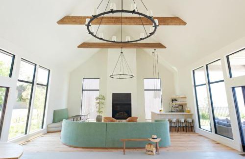 Greenport West Hotel | Hotel Moraine