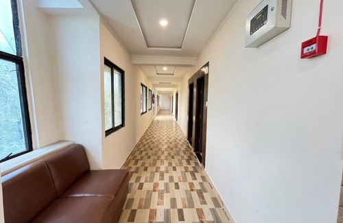 Bardoli Hotel | Hotel Nature Peak