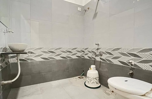 Bardoli Hotel | Hotel Nature Peak