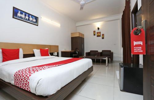 Sector-12A Hotel | Hotel O Cyber Inn